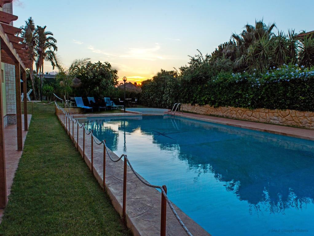 Residence Villa Rosa Dei Venti ชีนิซี ภายนอก รูปภาพ