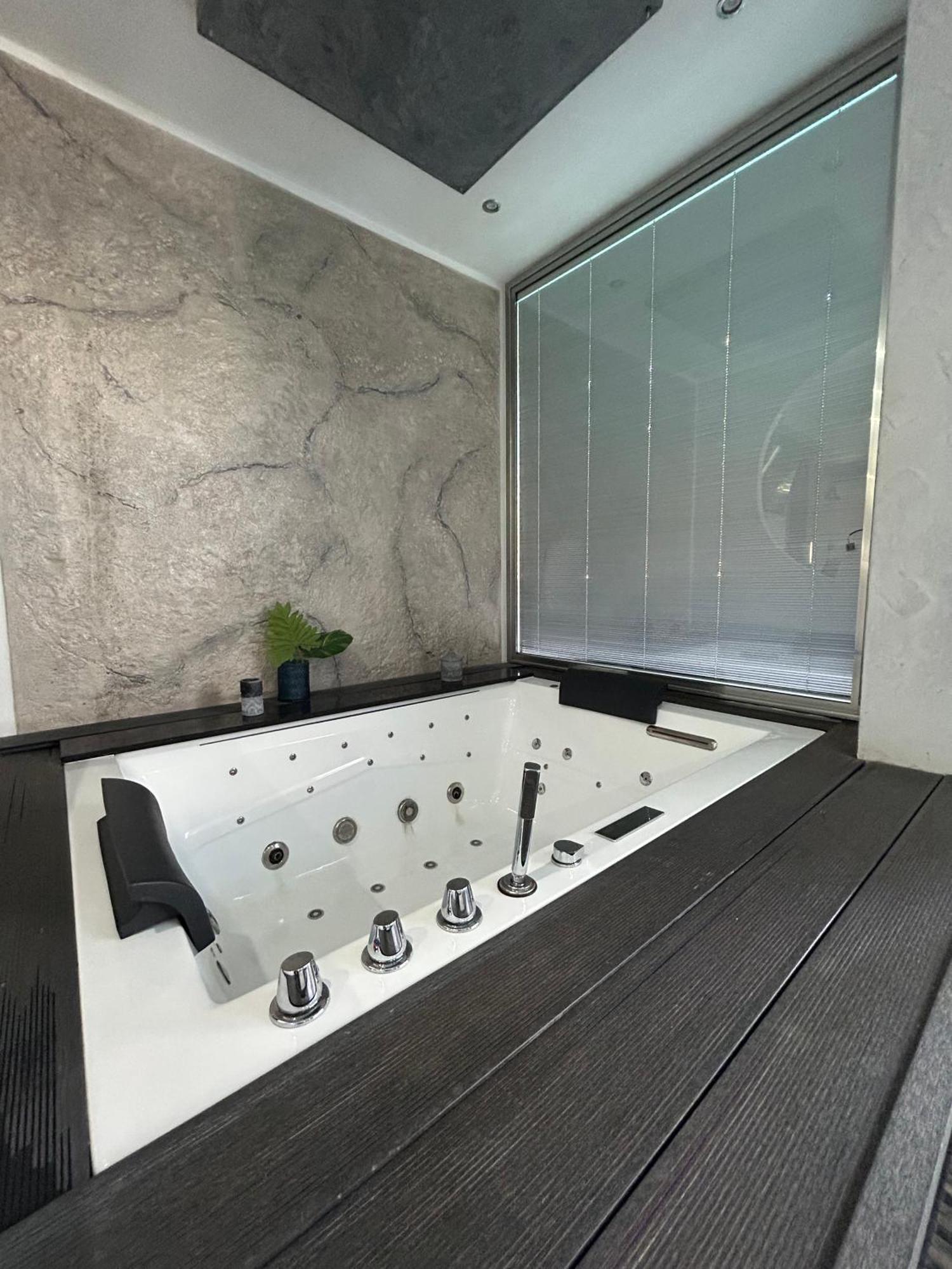 Residence Villa Rosa Dei Venti ชีนิซี ภายนอก รูปภาพ