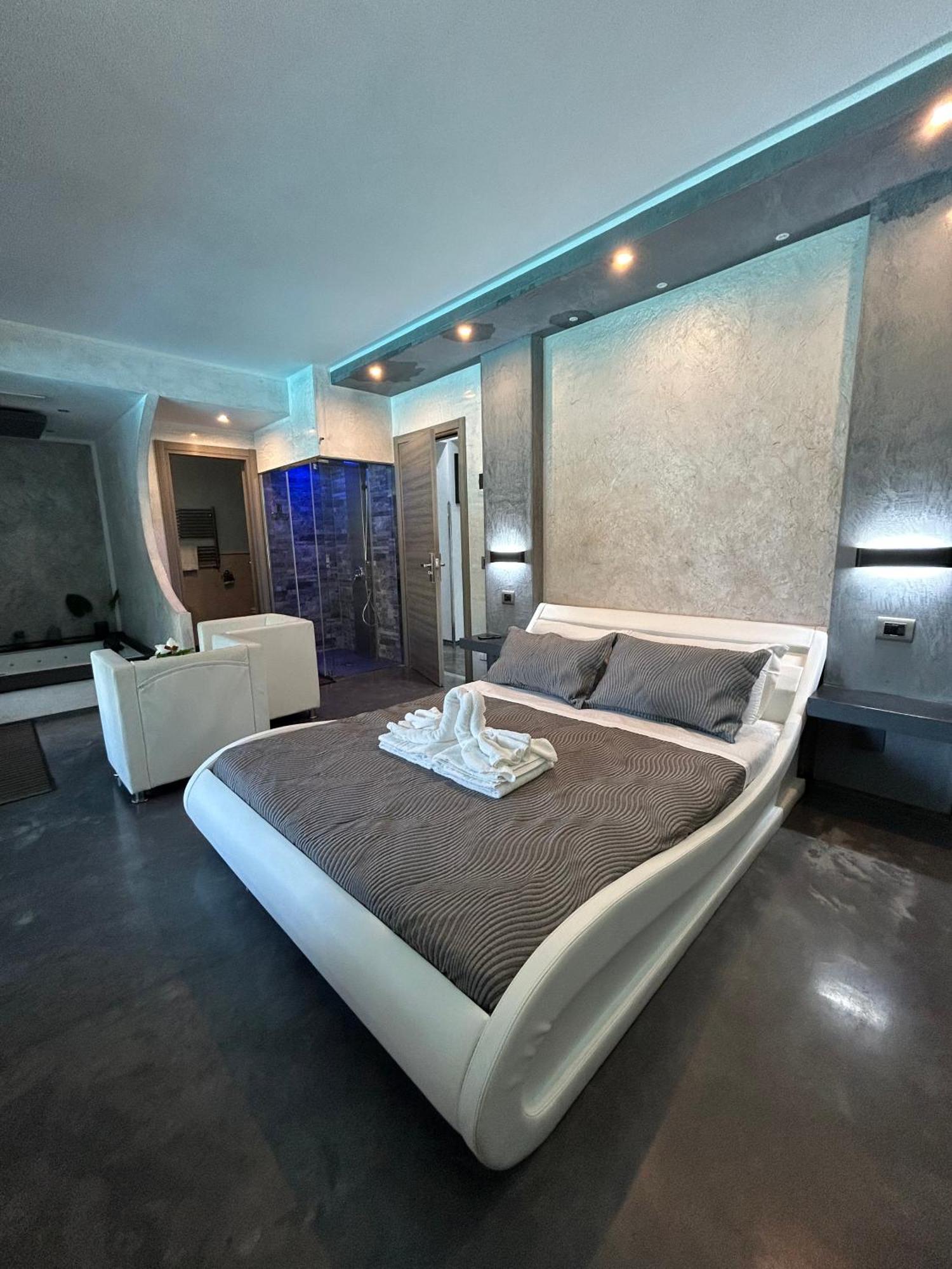 Residence Villa Rosa Dei Venti ชีนิซี ภายนอก รูปภาพ