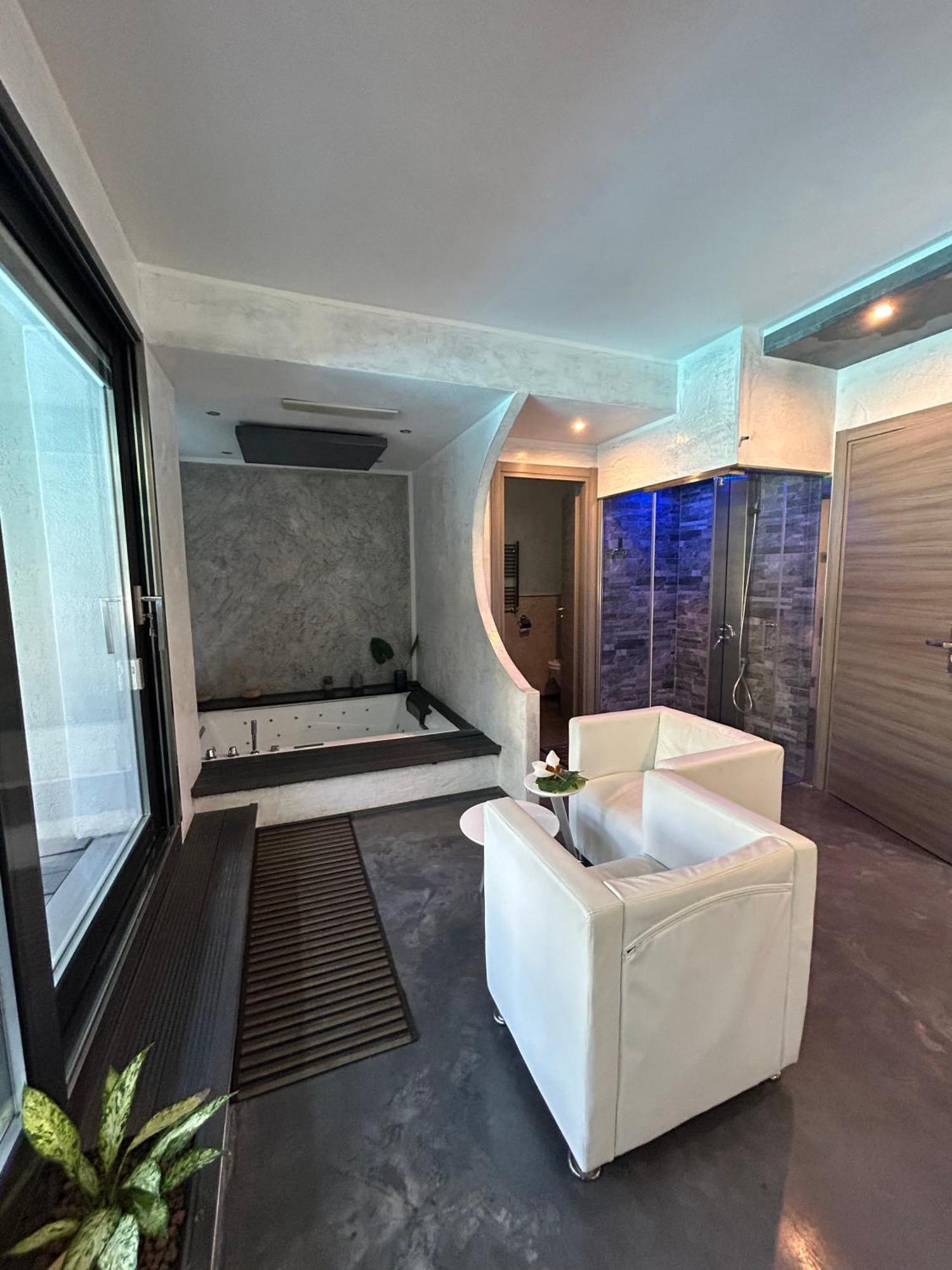 Residence Villa Rosa Dei Venti ชีนิซี ภายนอก รูปภาพ
