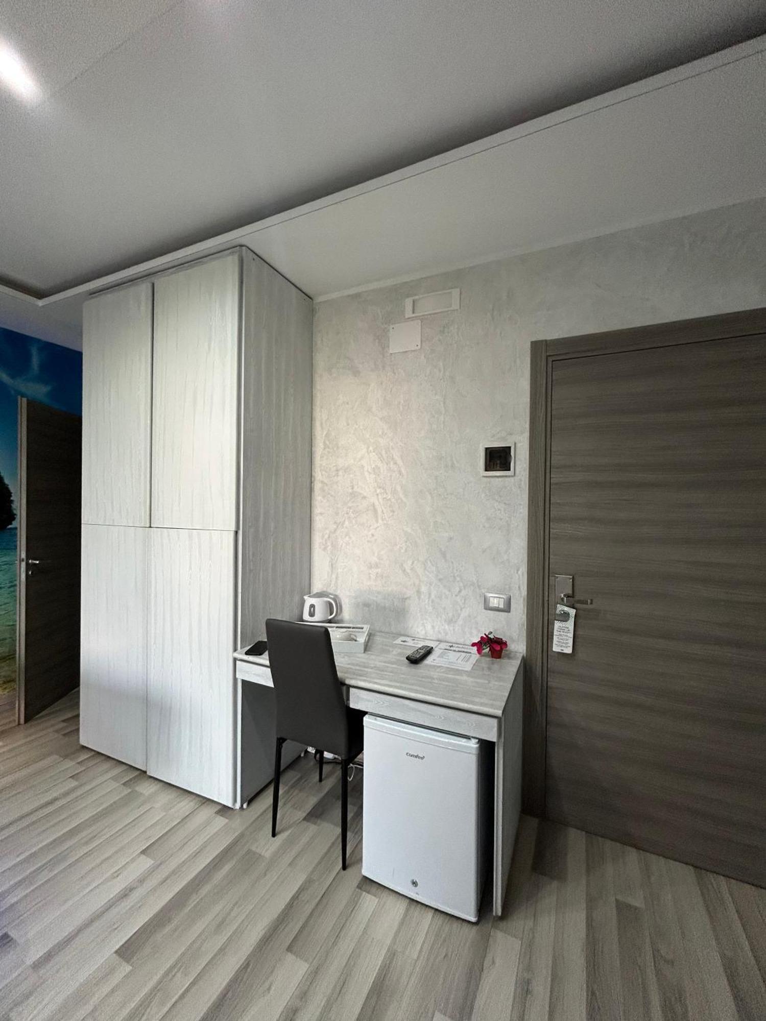Residence Villa Rosa Dei Venti ชีนิซี ภายนอก รูปภาพ