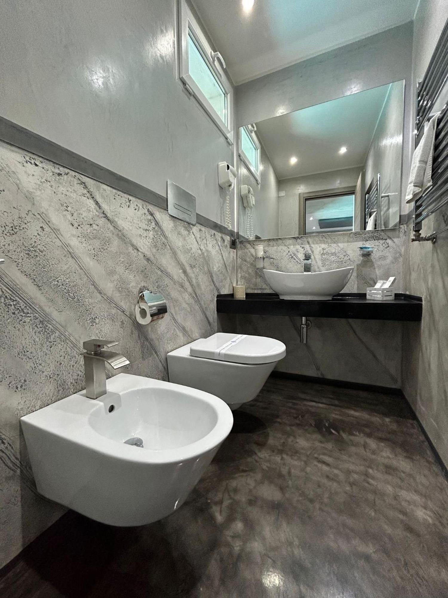 Residence Villa Rosa Dei Venti ชีนิซี ภายนอก รูปภาพ