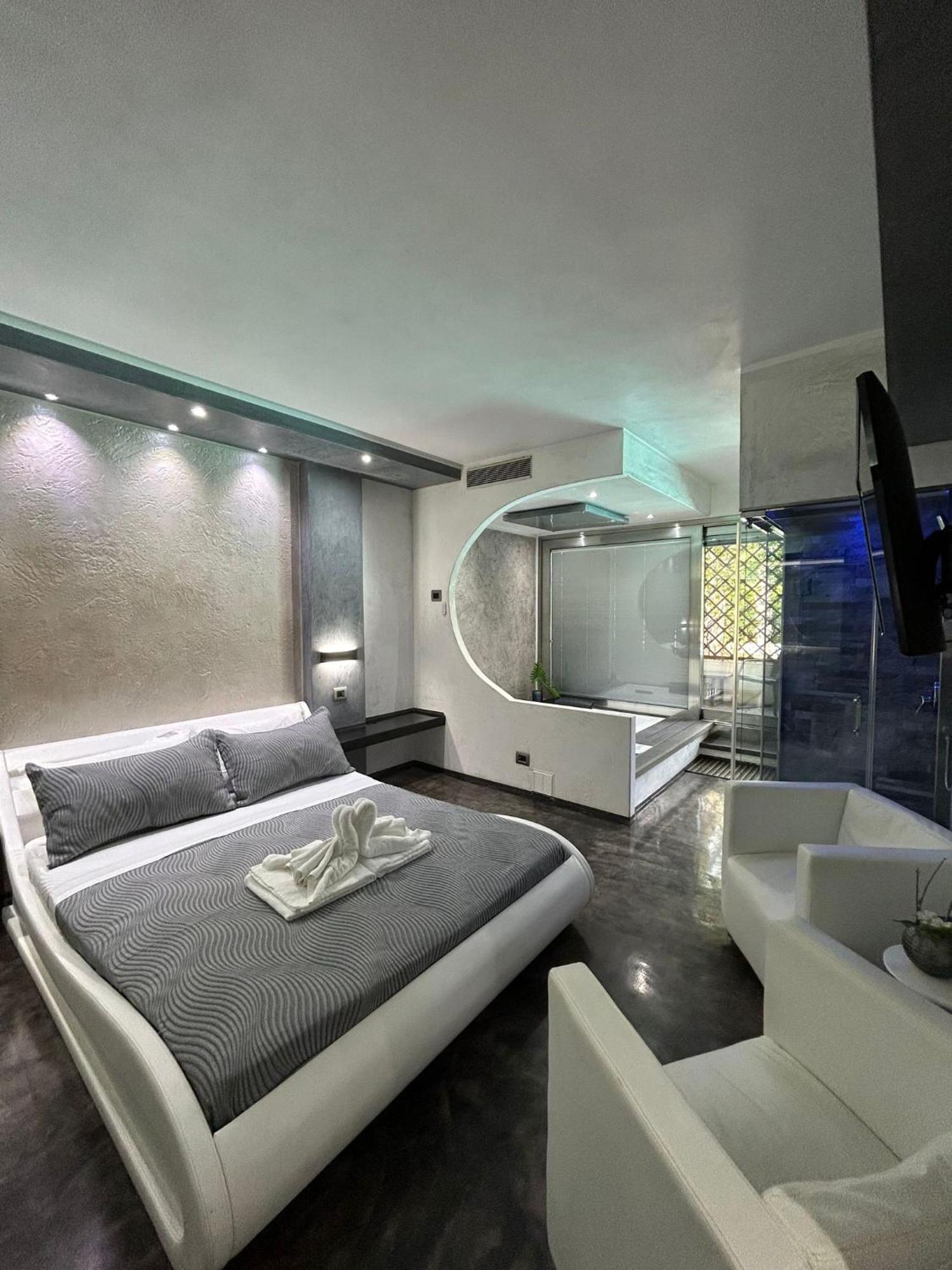 Residence Villa Rosa Dei Venti ชีนิซี ภายนอก รูปภาพ
